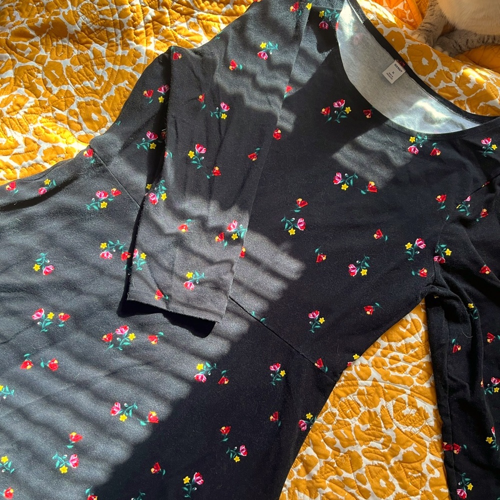 Old navy black/floral knee length dress